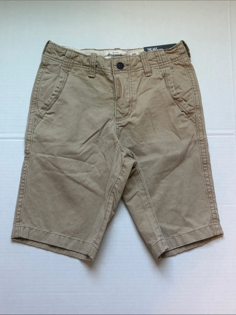 NWT Abercrombie & Fitch Classic Fit At The Knee Shorts